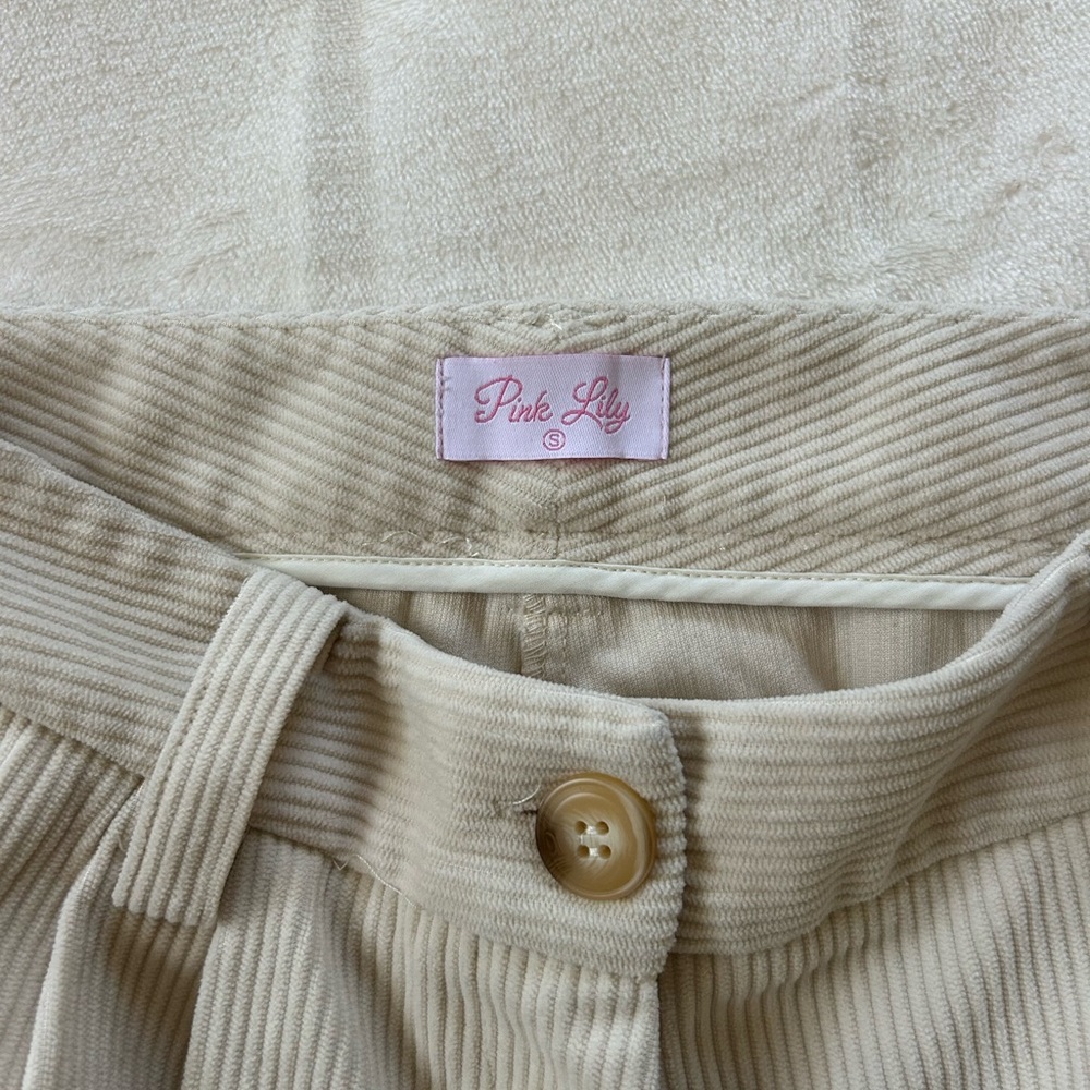 nice material
no stains 
condition: new